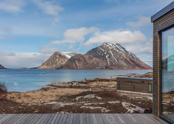 Northern Retreat Semesterbostad Lyngværet